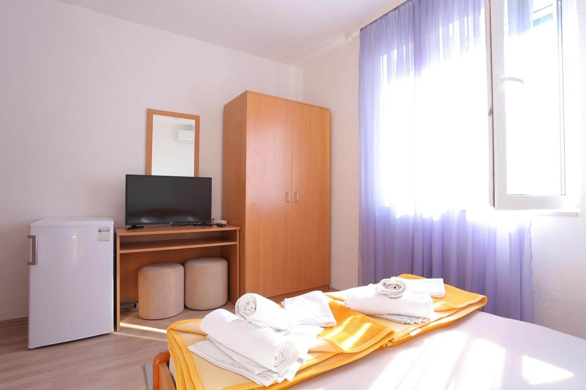 Double Room Tucepi 5263D Esterno foto